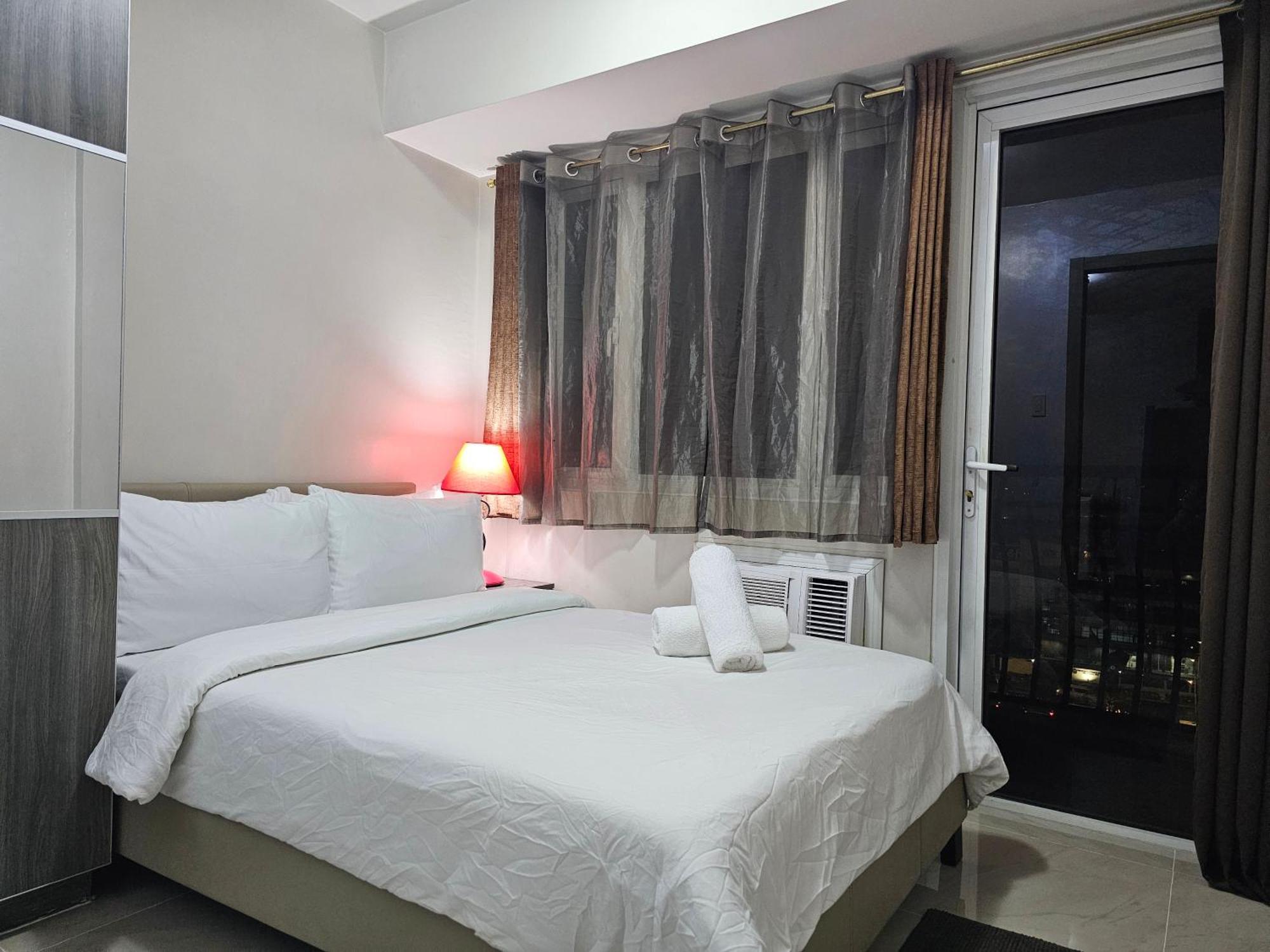 Solemare Parksuites Condominium - Condo R Us Manila Exteriör bild